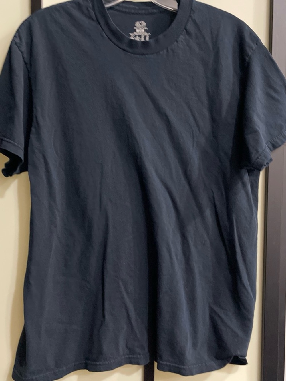 Fruit of the Loom Men’s Crew Neck T-Shirt - Black